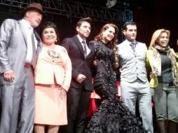 ''Presentación oficial de @Ninelconde @davidzepeda1@CarmenSalinasLo y @sabineoficial en @perfumegardenia'' comparte Ninel en Twitter. ESPECIAL /