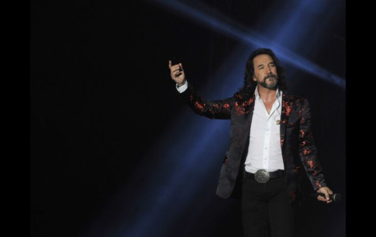 En 2005 el cantautor Marco Antonio Solís es reconocido por su trayectoria y legado musical. ARCHIVO /