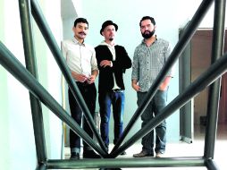 Santino Escatel, Alejandro Fournier y Javier Cárdenas Tavizon echan un vistazo al pasado en el MURA. CORTESÍA. CULTURA GUADALAJARA  /