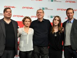 Los actores de ''Sorrow and joy'', último filme de Nils Malmros (c) durante el Festival Internacional de Cine de Roma. AFP /