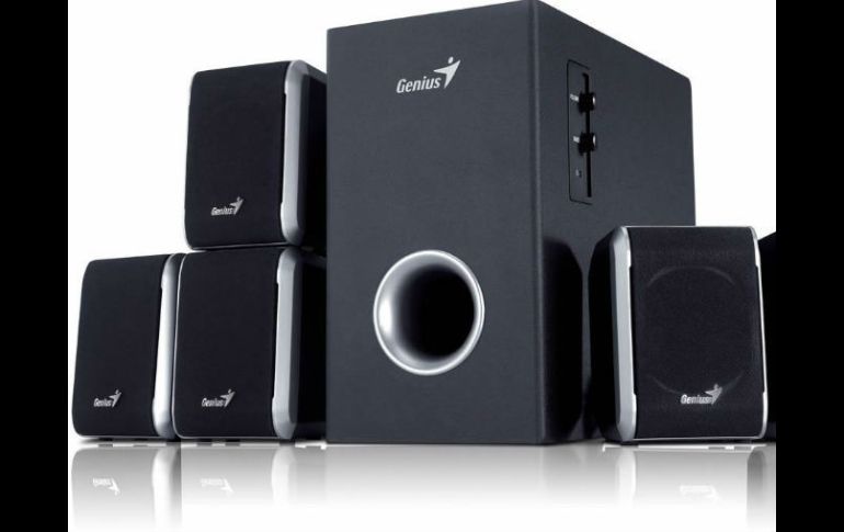 Un home teather Genuis con control remoto 5.1 de sonido envolvente y alta fidelidad cuesta 669 pesos. ESPECIAL /