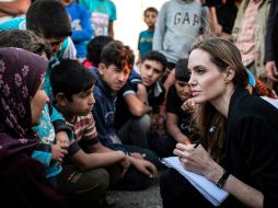 Angelina Jolie recibirá el premio 'Jean Hersholt Humanitarian', por acciones humanitarias. AP /