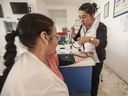 A nivel mundial, son mil millones de personas las que padecen hipertensión, y 19 millones de ellas mueren al año. ARCHIVO /