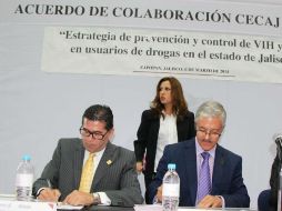 Imagen de la firma del convenio. ESPECIAL /