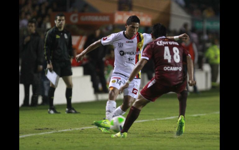 Estudiantes Tecos y Leones Negros igualaron a cero en el primer partido por el ascenso.  /