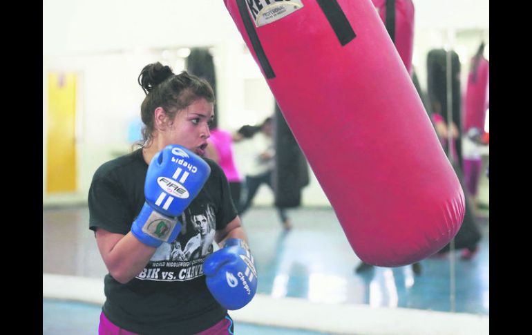 Joselín Lomelí combate en la categoría de hasta 81 kilos y ha cosechado un bronce y una plata en Olimpiadas Nacionales.  /