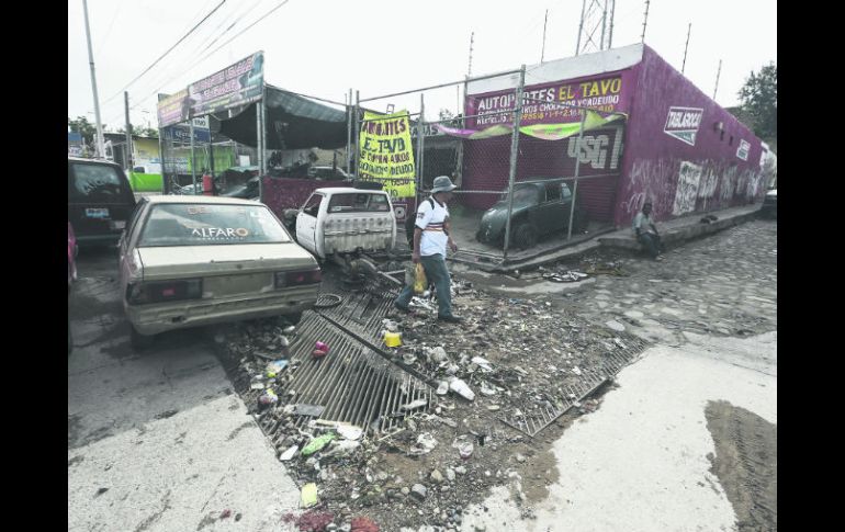 Cerro del Cuatro. Así lucen algunas de las calles y coladeras, en el Oriente de la metrópoli.  /