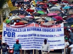 Los maestros de la CETEG evitan que maestros hagan trámites diversos en oficinas educativas. ARCHIVO /