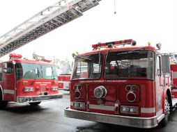 La ciudad hermana de Guadalajara, Portland, dona dos vehículos a los bomberos, un camión escala y una motobomba. ESPECIAL /