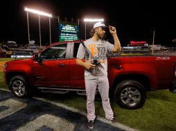 'MadBum' como se le apoda, recibió una camioneta y un trofeo por ser el MVP. AFP / D. Pensinger