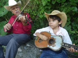 'Este año el festejo está dedicado a la niñez, para que nuestro son huasteco perdure', comenta el presidente municipal de Xilitla. FACEBOOK / Festival de la Huasteca