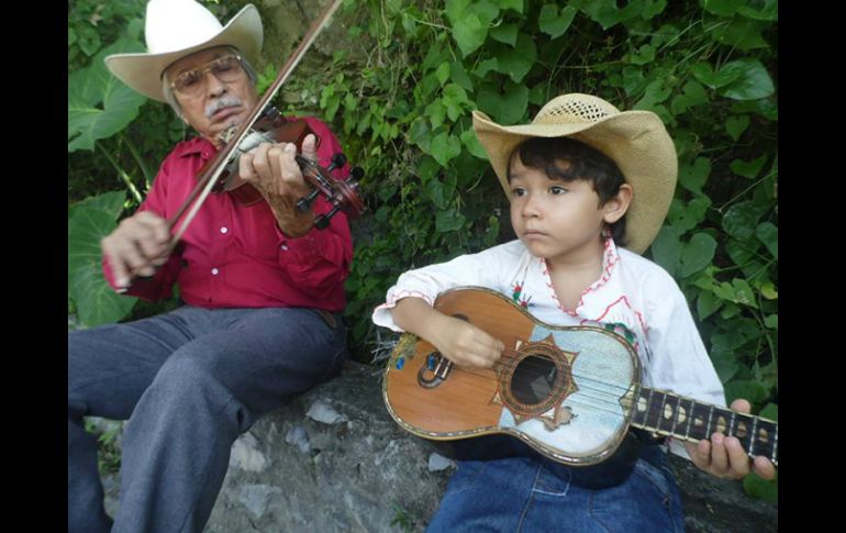 'Este año el festejo está dedicado a la niñez, para que nuestro son huasteco perdure', comenta el presidente municipal de Xilitla. FACEBOOK / Festival de la Huasteca