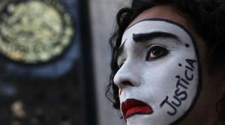 Convocan a una clase abierta por los 43+11+2 el 30 de noviembre en el Zócalo. AP / ARCHIVO