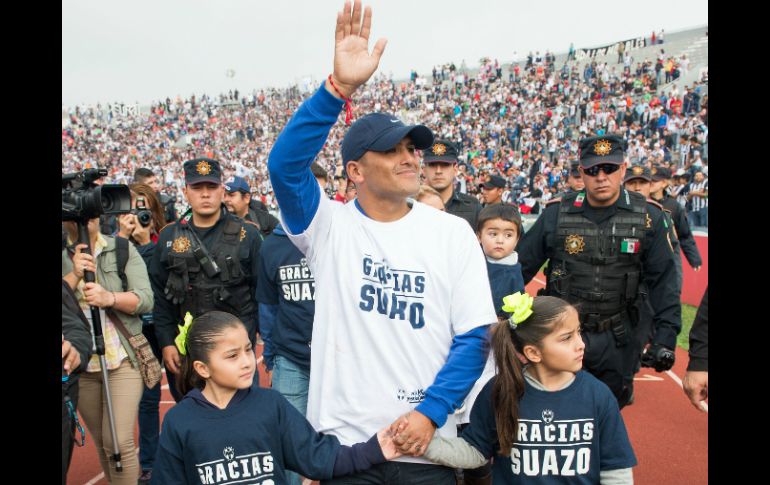 Como un ídolo se fue el 'Chupete' de los Rayados. MEXSPORT /