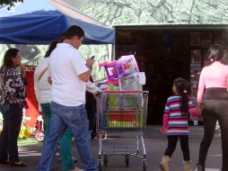 Tras las compras navideñas, habrá que ajustar el dinero al inicio del año. EL INFORMADOR / ARCHIVO