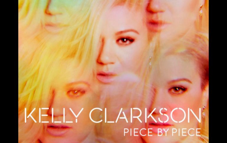 La triunfadora del reality show American Idol, además dio a conocer la portada de este nuevo CD. TWITTER / @kelly_clarkson