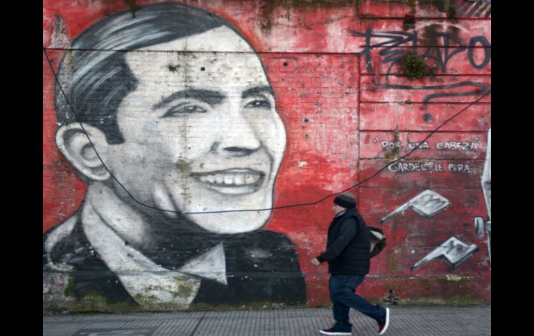 La muestra también incluirá murales gigantes dedicados a Gardel, a cargo de los artistas urbanos Diego Cirulli y Gerdy Harapos. AFP / E. Abramovich