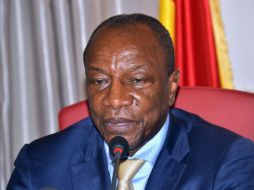 Alpha Condé firmó el lunes un decreto que confirma la celebración de la elección presidencial. AFP / ARCHIVO