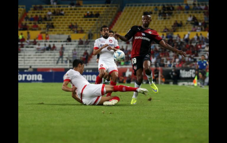 Acción del partido entre Atlas y Toluca en el Estadio Jalisco. EL INFORMADOR / M. Vargas