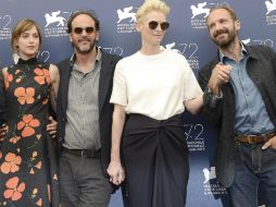 Ralph Fiennes, Tilda Swinton, Dakota Johnson y Matthias Schoenaerts son los estelares de la cinta. EFE / C. Onorati