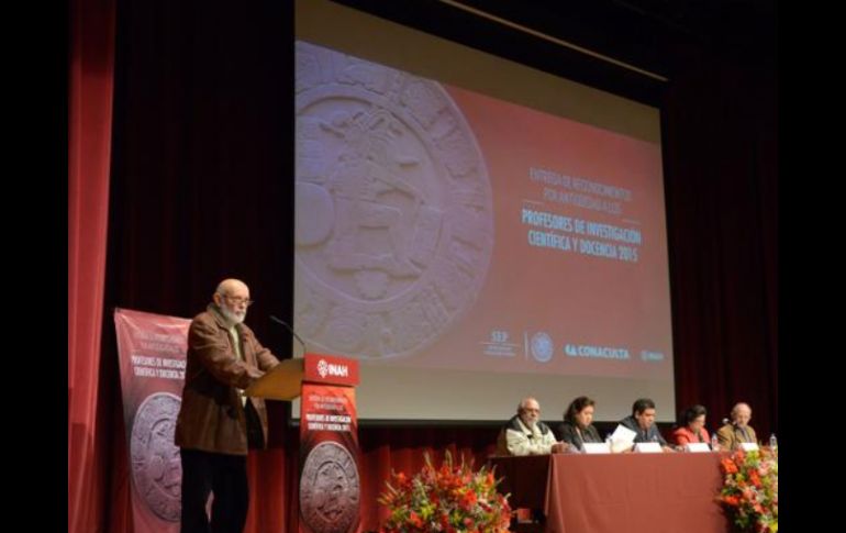 Durante su intervención de recibimiento, Matos Moctezuma recordó la formación del INAH hace 76 años. TWITTER / @INAHmx