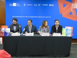 Edgardo López,  Oscar Sánchez Almanza, Rita Gracián y Francisco Javier Romero Mena, hicieron la presentación en el salón Elías Nandino. ESPECIAL / ESTEBAN PINEDA