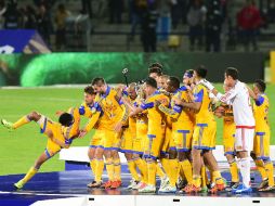 Los jugadores de Tigres celebran su victoria tras un partido de infarto. AFP / A. Estrella