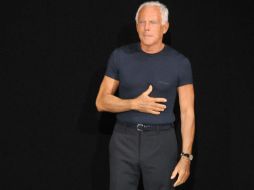 La célebre firma italiana recurrirá a fibras artificiales, así lo anuncia Giorgio Armani. AFP / ARCHIVO