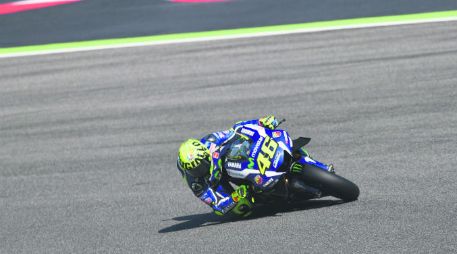 Valentino Rossi sumó su segunda “pole” de la temporada al ser el más rápido en los entrenamientos en el circuito de Mugello. AFP /