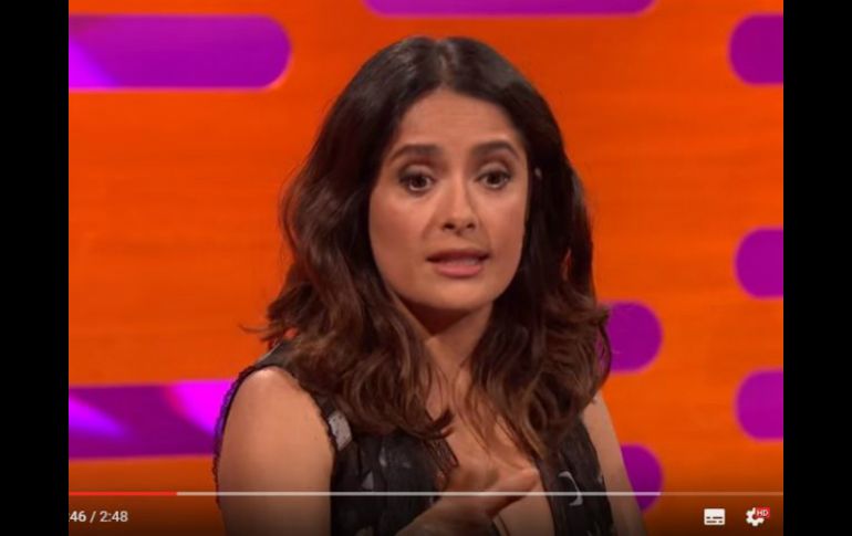 Tuvo que pensar en cómo darle la noticia a su esposo y lo único que se le ocurrió fue un plan que involucraba fingir una infidelidad. YOUTUBE / The Graham Norton Show