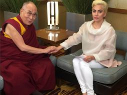 Ambos tuvieron una charla con medios en la que hablaron sobre la importancia de la compasión, la tolerancia y la meditación. INSTAGRAM / ladygaga