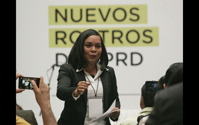 La secretaria general, Beatriz Mojica, sostiene que el sol azteca requiere de un 'cambio generacional'. SUN / ARCHIVO