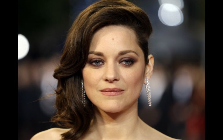 Marion Cotillard rechazó los rumores de que esté involucrada románticamente con Brad Pitt. AP / ARCHIVO