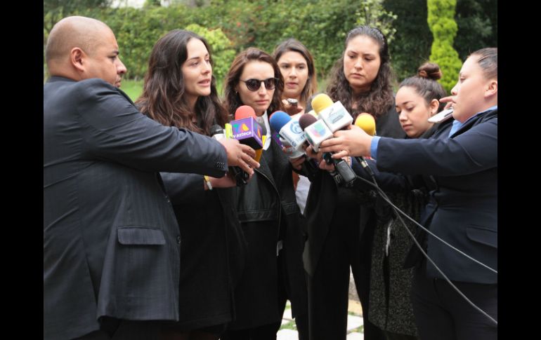 Las hijas del actor, Zuria y Marimar Vega  agradecieron a familiares, amigos y medios de comunicación por el apoyo brindado. NTX / I. Hernández