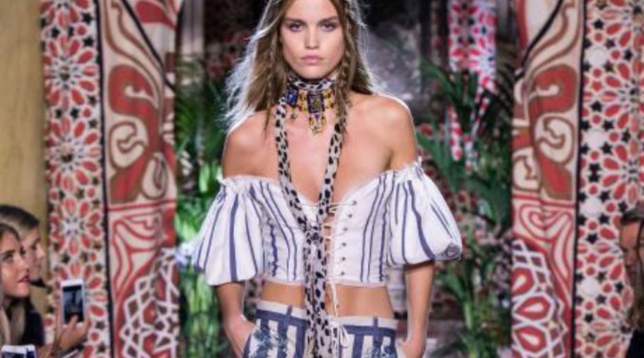 La colección primavera-verano para el 2017 presentada durante la Semana de la Moda de Milán fue la última diseñada por Dundas. ESPECIAL / robertocavalli.com