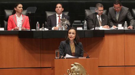 Alejandra Palacios Prieto en la presentación del Informe de la Cofece, ante el pleno del Senado. TWITTER / @senadomexicano
