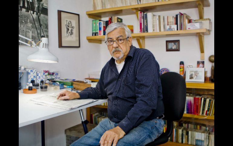 Rogelio Naranjo, en medio siglo, produjo más de 12 mil caricaturas que donó a la UNAM en 2011. SUN / ARCHIVO