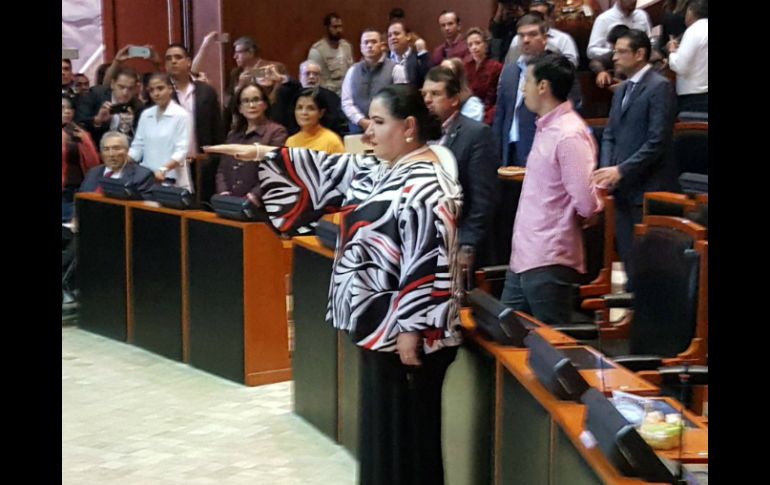 Arellano durante la tomo de protesta en el Congreso local. TWITTER / @LegislativoJal