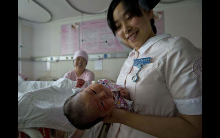 El hospital que realizó la fecundación asegura que conserva algunos embriones bajo cero desde 1994. AP / ARCHIVO