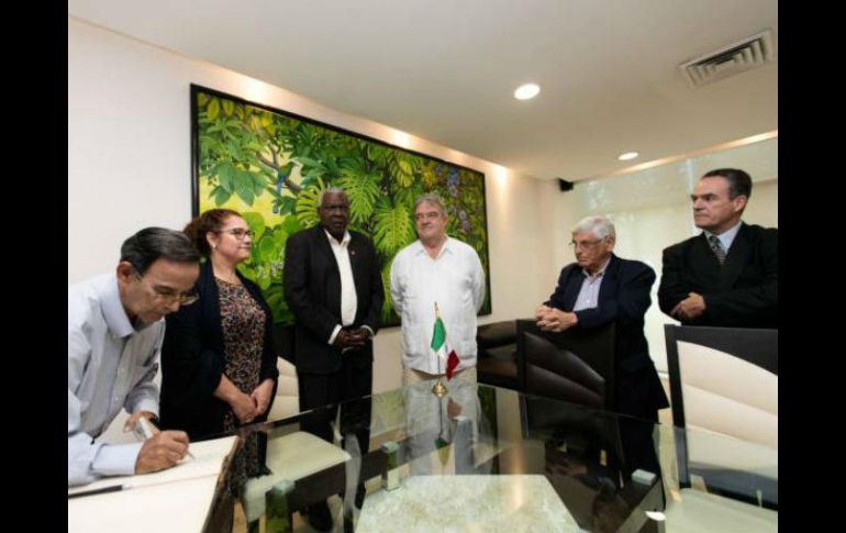 Legisladores de México y Cuba se manifestaron por consolidar la unidad de América Latina ante los múltiples desafíos actuales. TWITTER / @EmbaCuMex