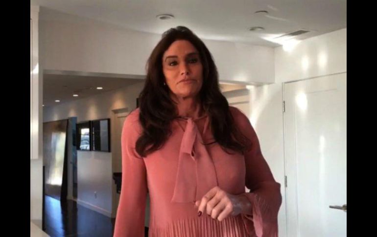 'Usted hizo una promesa de proteger a la comunidad LGTB. Llámeme', apunta Jenner en el clip. TWITTER / @Caitlyn_Jenner