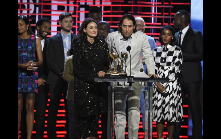 El elenco de 'Moonlight' recibiendo uno de sus premios. AP / C. Pizzello