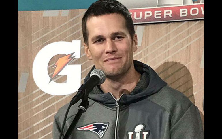 El jersey de Brady con el que ganó su quinto título de Super Bowl, tendría un valor de 500 mil dólares. SUN / ARCHIVO