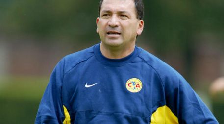 Entre sus logros como técnico está el haber llevado a Las Águilas al título del torneo Clausura 2005. MEXSPORT / ARCHIVO