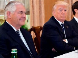 El Secretario de Estado, Rex Tillerson (izquieda) presentó un presupuesto con fuertes recortes a las aportaciones de EU a la ONU. AP / E. Ferrari