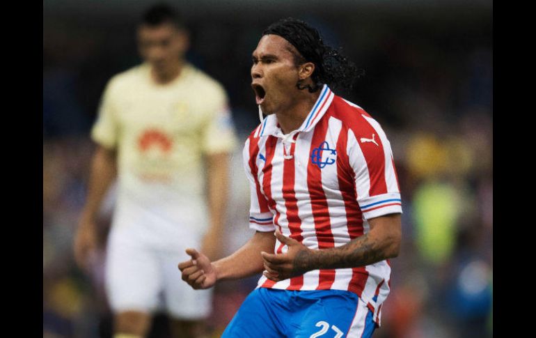 Chivas vendió a Carlos Peña por 3.5 millones de dólares. MEXSPORT / ARCHIVO