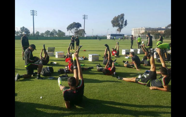 ''Estamos buscando continuidad en siguientes convocatorias y voy a tratar de poner mi granito de arena'', menciona el jugador. TWITTER / @miseleccionmx