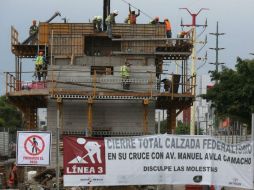 En el cruce de estas avenidas se construye la estación Federalismo de la Línea 3. EL INFORMADOR / ARCHIVO