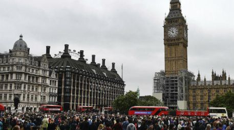 El motivo para silenciar el carrillón durante las obras es proteger del ruido a los trabajadores que le darán mantenimiento. EFE / A. Rain