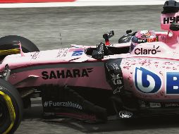 Los costados del VJM10 de Sergio Pérez lucieron la leyenda #FuerzaMexico como muestra de apoyo tras los sismos ocurridos en el país. SAHARA FORCE INDIA